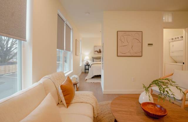 476 Taylor Apartments Gallery 2
