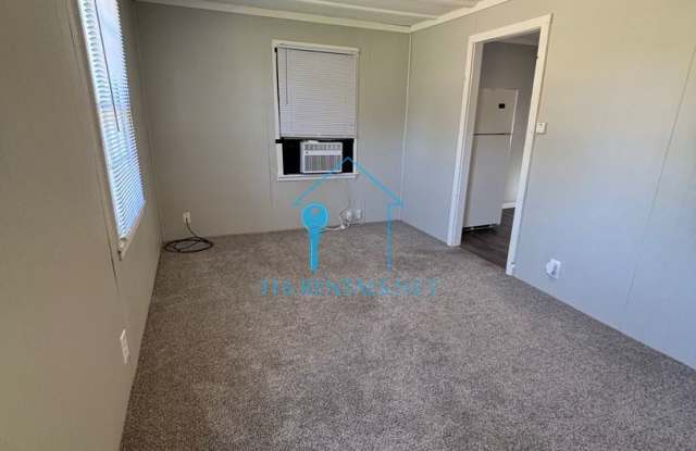 Two bed one bath duplex for rent NOW! Gallery 4