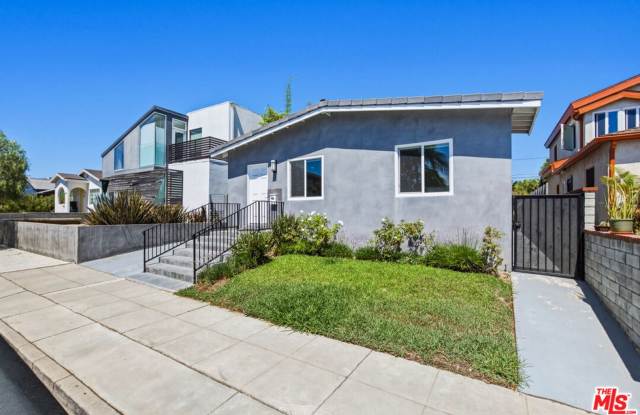 Beautifully updated 4 bed 3 bath with large backyard, private garage, central ac/heat, washer/dryer in home in Venice! Gallery 1
