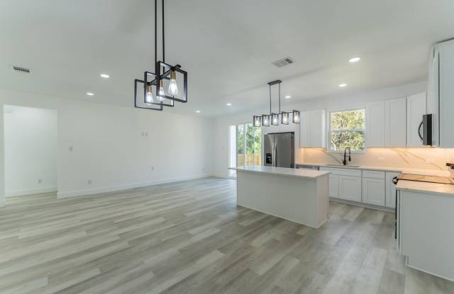 316 Beckham Street W Gallery 2