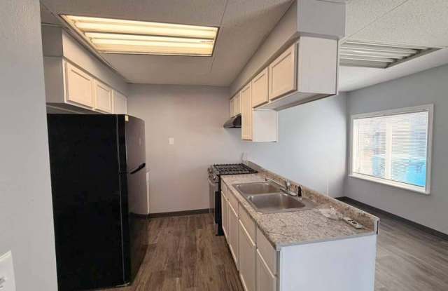 2254 S Riverside Drive photos photos