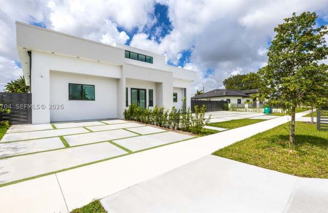 11450 SW 59th Ter Gallery 3