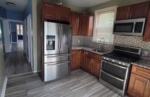 225 MCADOO AVE photos photos