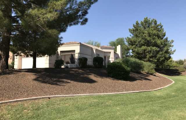 Gated Community - Golf Course Lot - 3 Bed 2 Bath - 6806 South 39th Place, Phoenix, AZ 85042