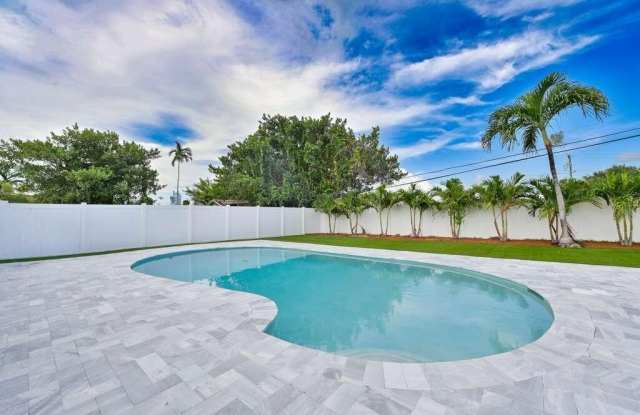 4721 SW 43RD Terrace Gallery 1