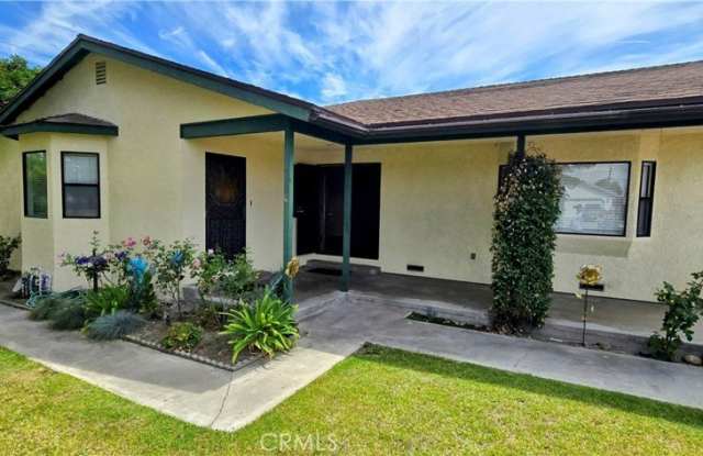 8730 N 6th photos photos