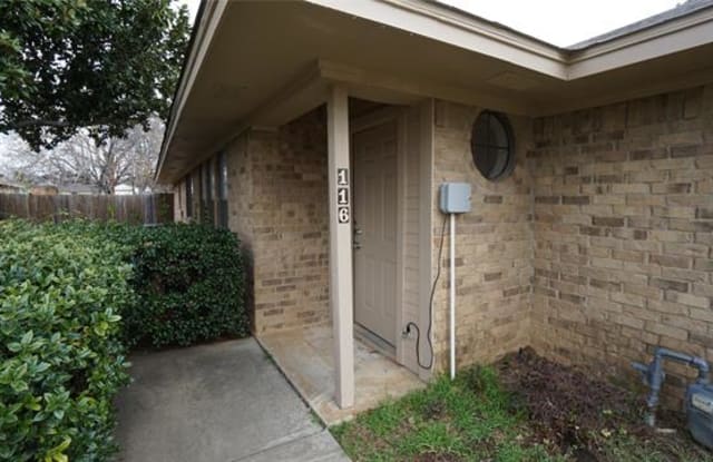 116 S Pipeline Road W - 116 S Pipeline Rd W, Euless, TX 76040