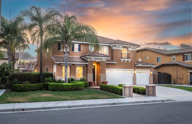 Gorgeous 2-Story 3 bedroom /2.5 bath Home with Pool-Move in Special photos photos