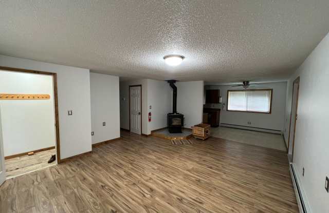 Century 21 Gold Rush- 3 bedroom, 1 bathroom, 1.5acres- $2,300 Rent photos photos