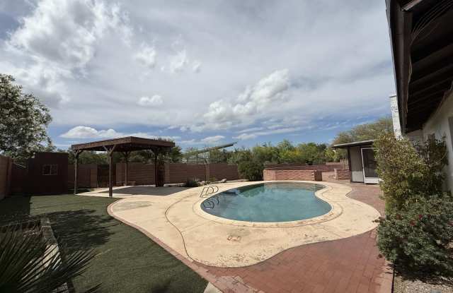 625 N Brown Avenue photos photos
