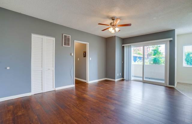 537 W. Hyde Park Blvd photos photos