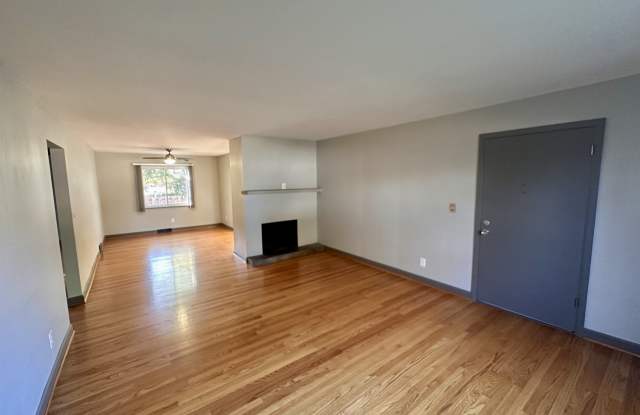 114-116 Greencrest Terrace - 114 Down Gallery 2