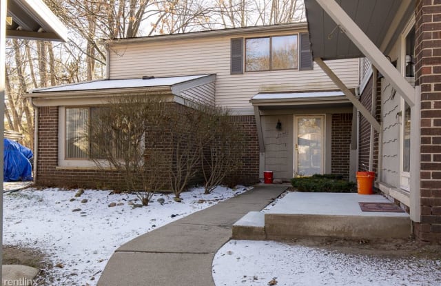 29718 Farmbrook Villa Ln - 29718 Farmbrook Villa Lane, Southfield, MI 48034