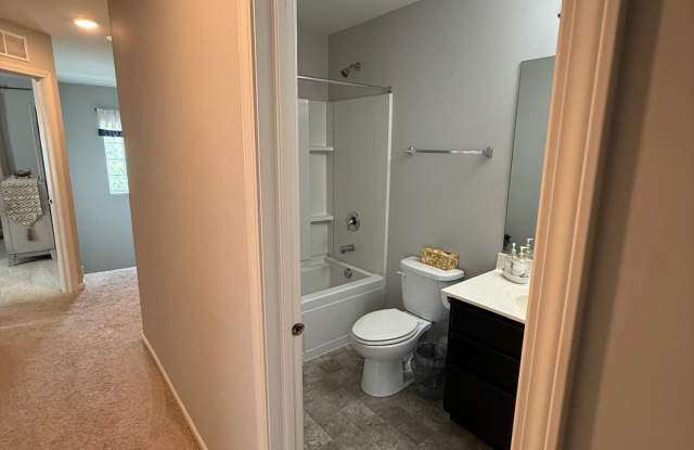 701 West Hickory Street photos photos