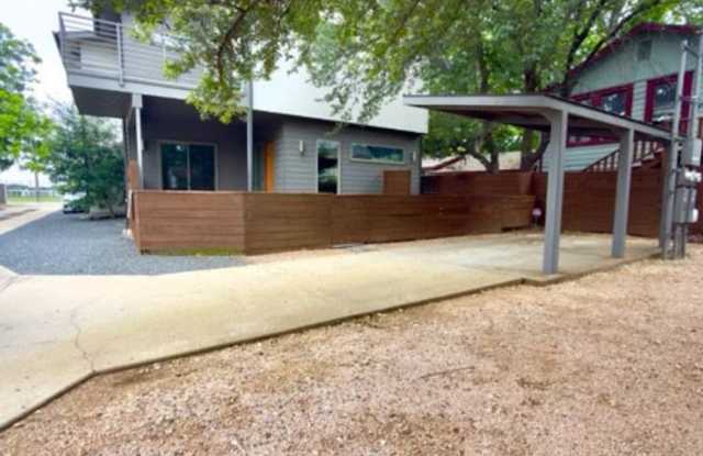 Single-story 2/2.5 in North Central Austin Gallery 3