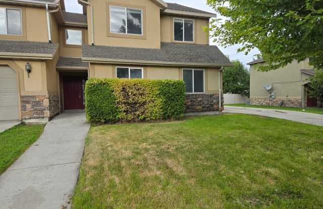 Beautiful 4 Bedroom 2.5 Bath Townhome in Springville photos photos