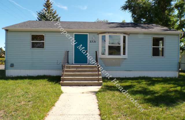 2 Bedroom 1 Bath House for Rent - Pet Friendly Gallery 1