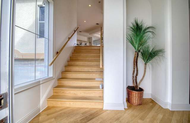 131 SANDS POINT DRIVE Gallery 2