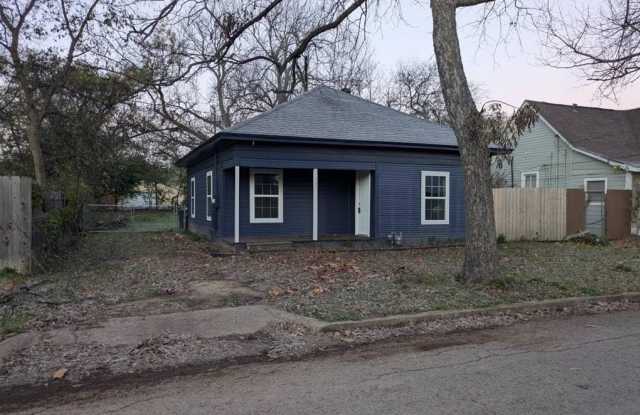 205 N Wood Street - 205 North Wood Street, Cleburne, TX 76033