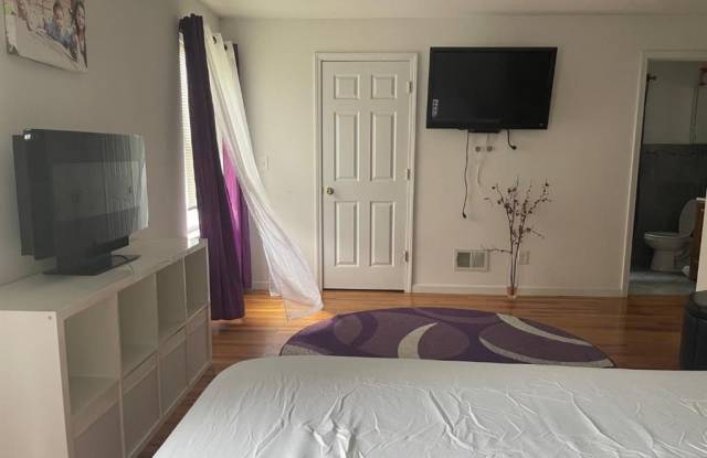 847 Bond Street 1 photos photos