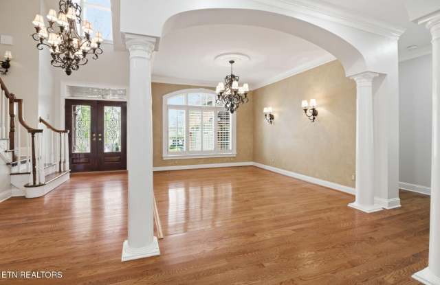417 Heathermoor Drive Gallery 3