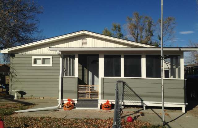 3 Bedroom Home with Fenced Yard, Garage, Dishwasher, Laundry photos photos