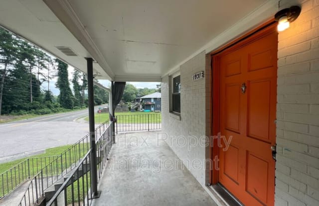 1931 Morehead Avenue photos photos