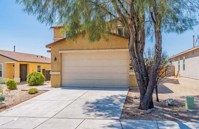 Sun-Drenched Sahuarita Living: 3-BR Home with 2-Car Garage & Private Backyard photos photos