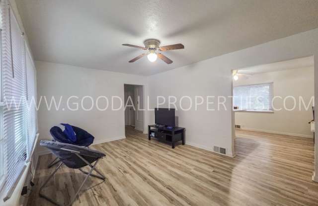 2 Bedroom South Des Moines Home | Full Basement + Large Yard | $1,345 Gallery 4