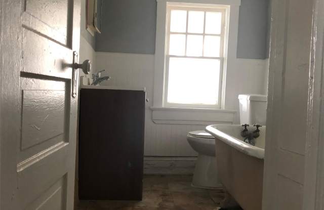 1418 West State Street - 3 photos photos