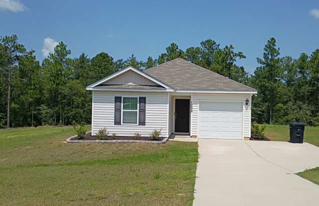 Adorable Three Bedroom Home Nestled in Lugoff SC photos photos