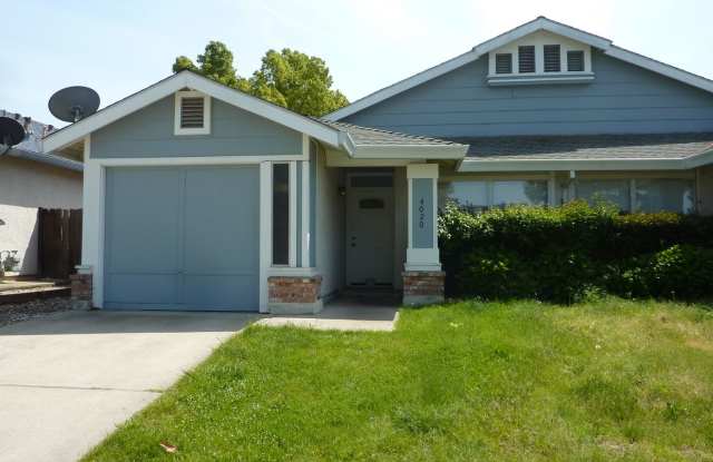 Duplex Unit w/ Attached Garage, Fenced Yard - Laminate Flooring photos photos