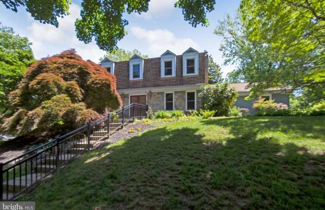 14001 N COMMONS WAY - 14001 North Commons Way, Rockville, MD 20854