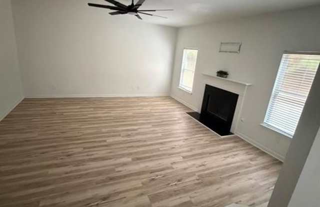 320 Oxnard Circle SW Gallery 2