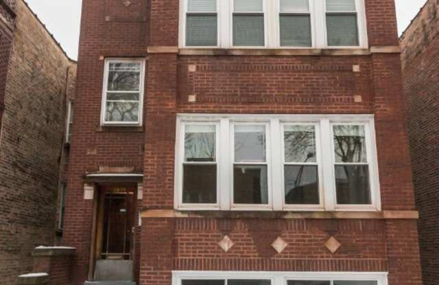 5849 North Maplewood Avenue Gallery 2