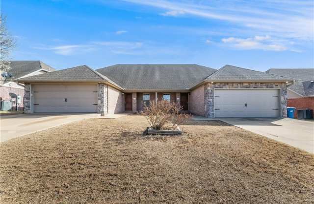 3005 SW Deerfield Boulevard Gallery 2
