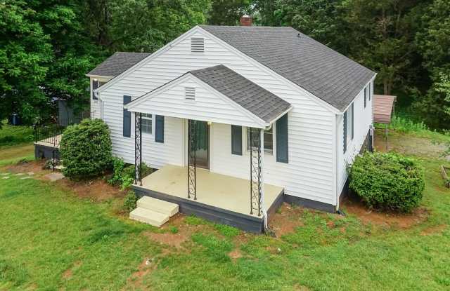 Three Bedroom Single Family Home! Gallery 4