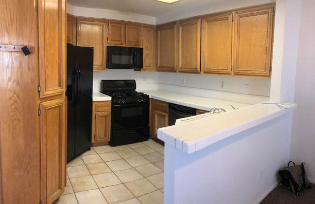 Desirable 3 bedroom / 2.5 Bathroom Mission Grove, Riverside Home Gallery 4