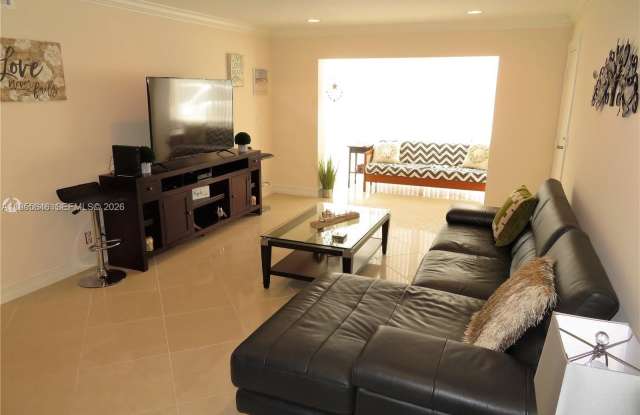 6471 Bay Club Dr photos photos