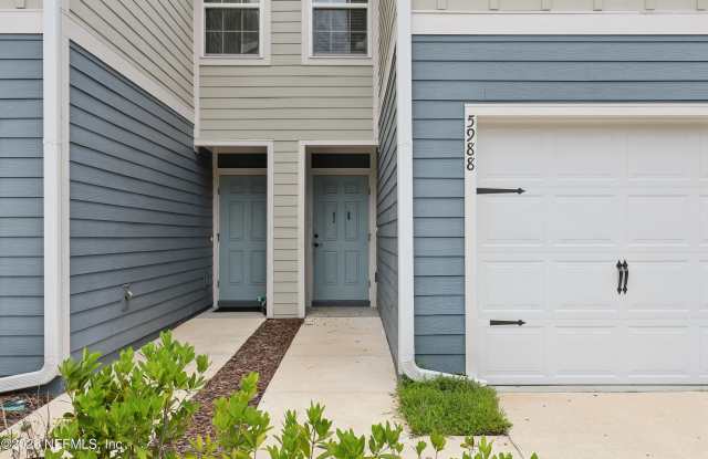 5988 CREEKSIDE CROSSING Drive Gallery 3