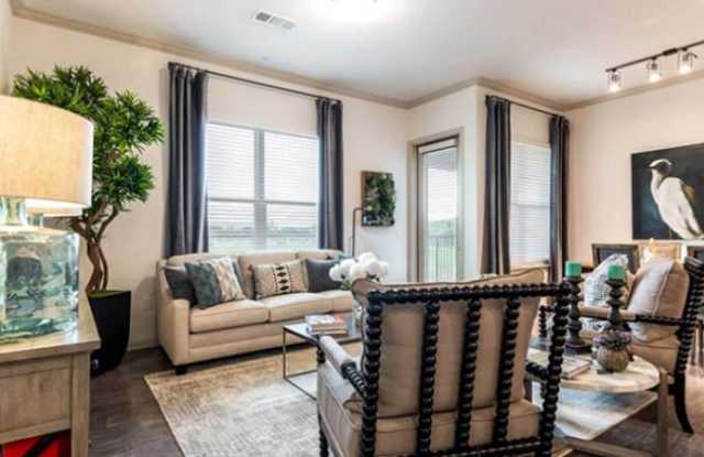 709 Creekside Way Gallery 3