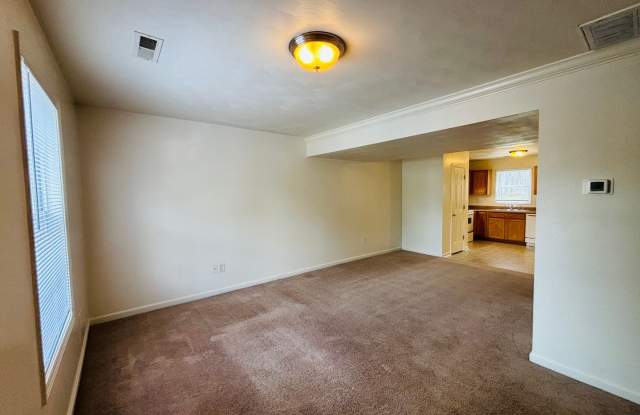 3 Bedroom 2.5 Bathroom Townhouse Gallery 3