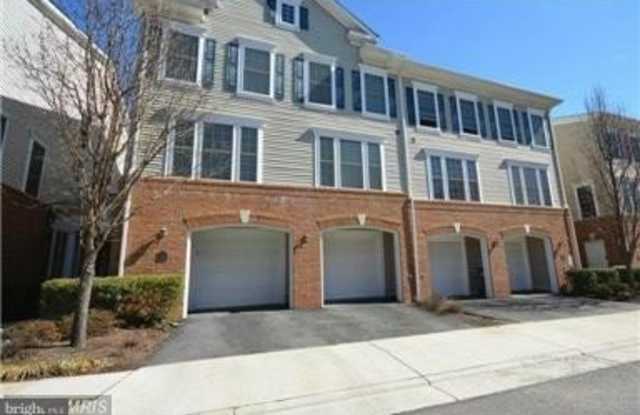 7047 HUNTLEY RUN Place Gallery 1