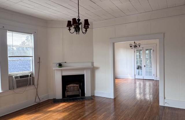 1867 Old Government Street Gallery 1