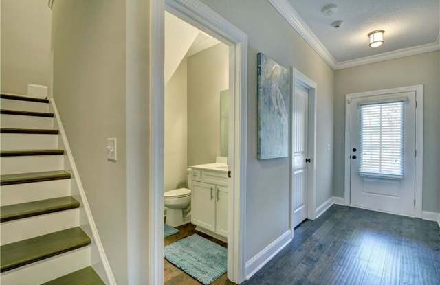 101 Mariner's Circle Gallery 2