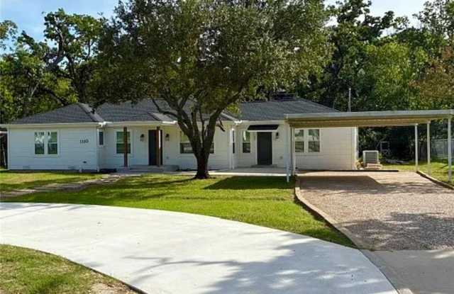 1110 Ashburn Avenue photos photos
