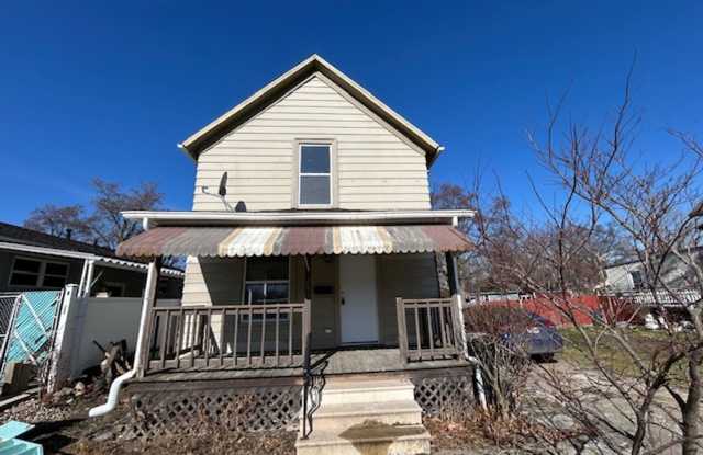 4 Bed - Bedroom , Bathroom and Laundry on First Floor photos photos
