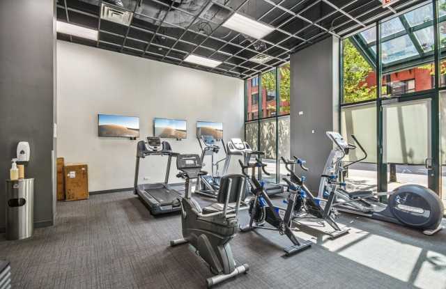 400 W Ontario Street Gallery 3