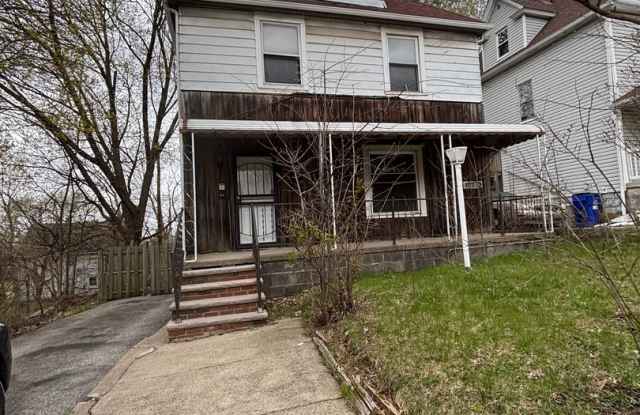 Section 8 Accepted! Spacious newly renovated 4-bedroom home photos photos