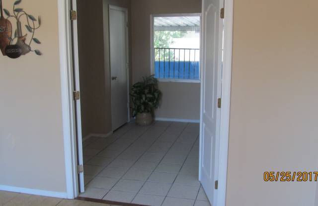 ASU AREA - REMODELED 5BR 2BA HOUSE SWIMMING POOL, GARAGE. PLUS RV-PARKING, AZ Room / AVAIL 7-1-25 photos photos